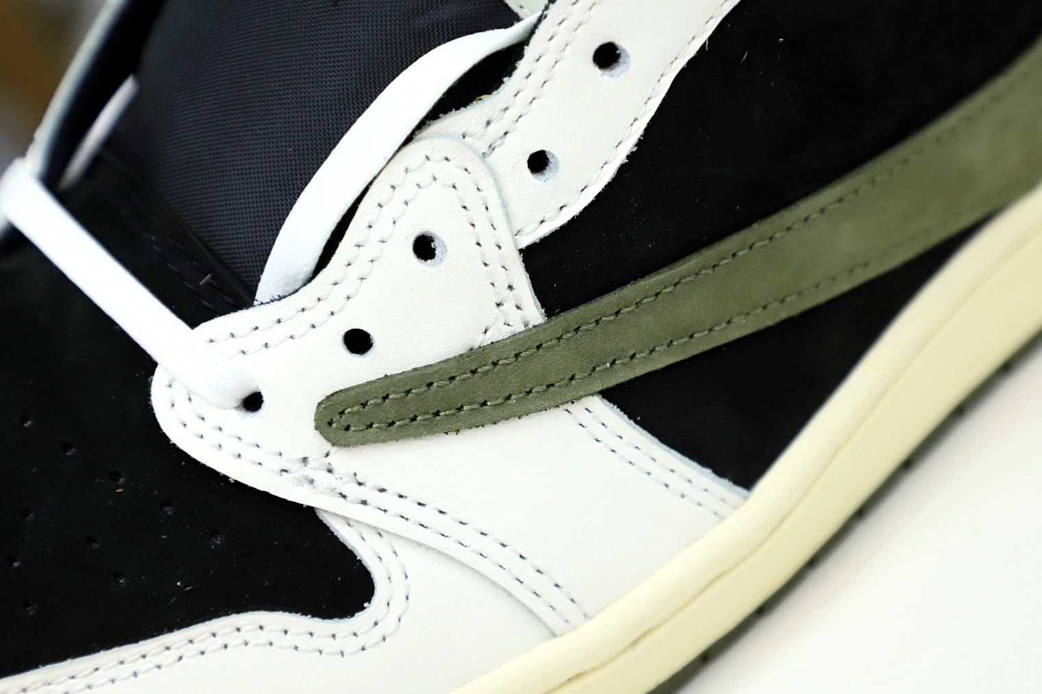 1 LOW NIKE TRAVIS X OG AIR “Olive” SCOTT JORDAN 0306